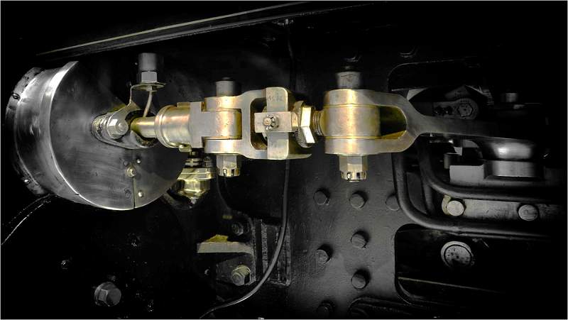 Caerphilly Castle Steam Control Gear - Matthew Clarke.jpg - Caerphilly Castle Steam Control Gear